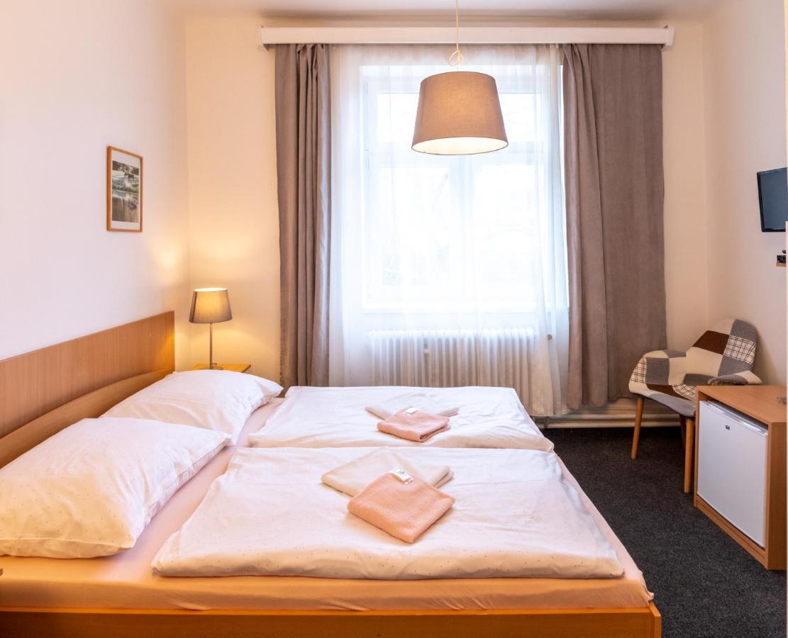 Hotel U Berounky Srbsko Kültér fotó