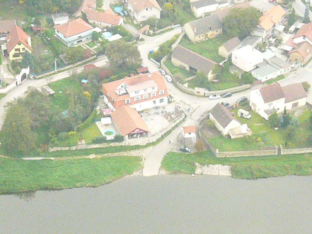 Hotel U Berounky Srbsko Kültér fotó