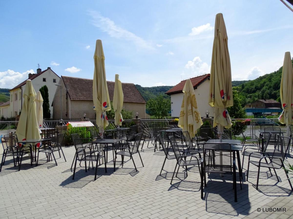 Hotel U Berounky Srbsko Kültér fotó